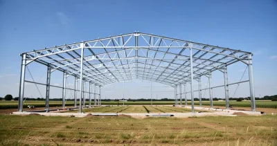 Choisir une structure métallique en kit aux normes : gage de sécurité et de longévité